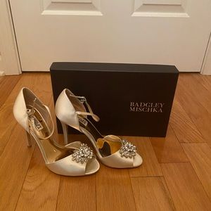 Badgley Mischka Bandera Pumps